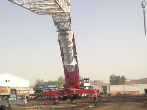 Mobile crane moving